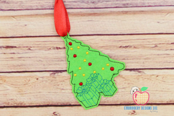 Review: Christmas Tree with Gifts ITH Ornament